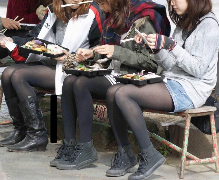 黒パンスト_冬服_素人_街撮り_エロ画像11