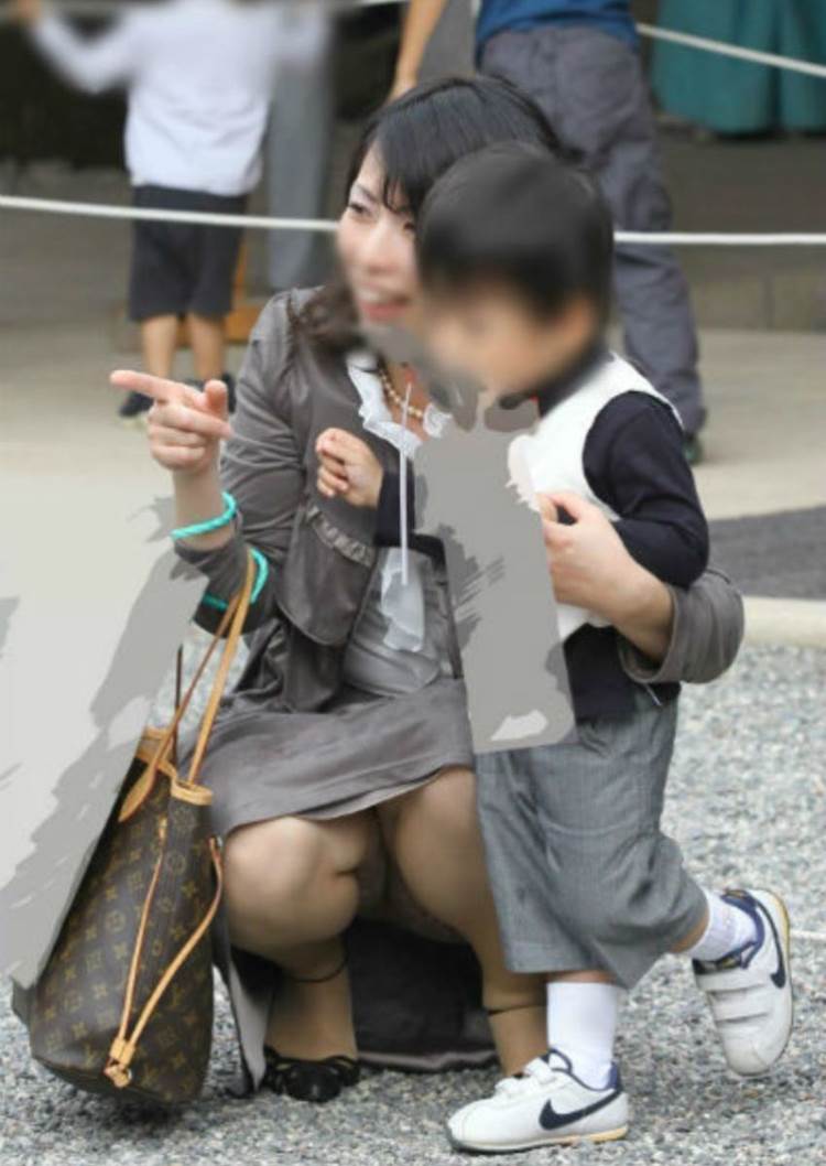 人妻_パンチラ_盗撮_エロ画像14