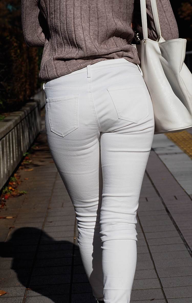 素人_白パンツ_街撮り_盗撮_エロ画像07