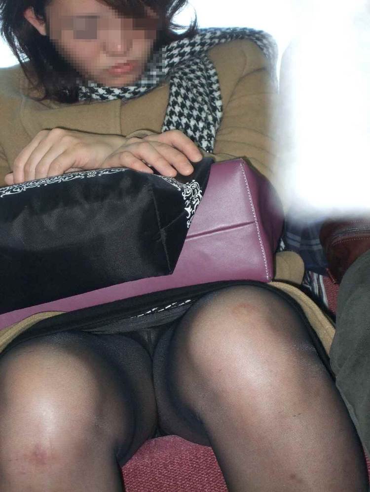 素人_黒パンスト_電車_盗撮_エロ画像07