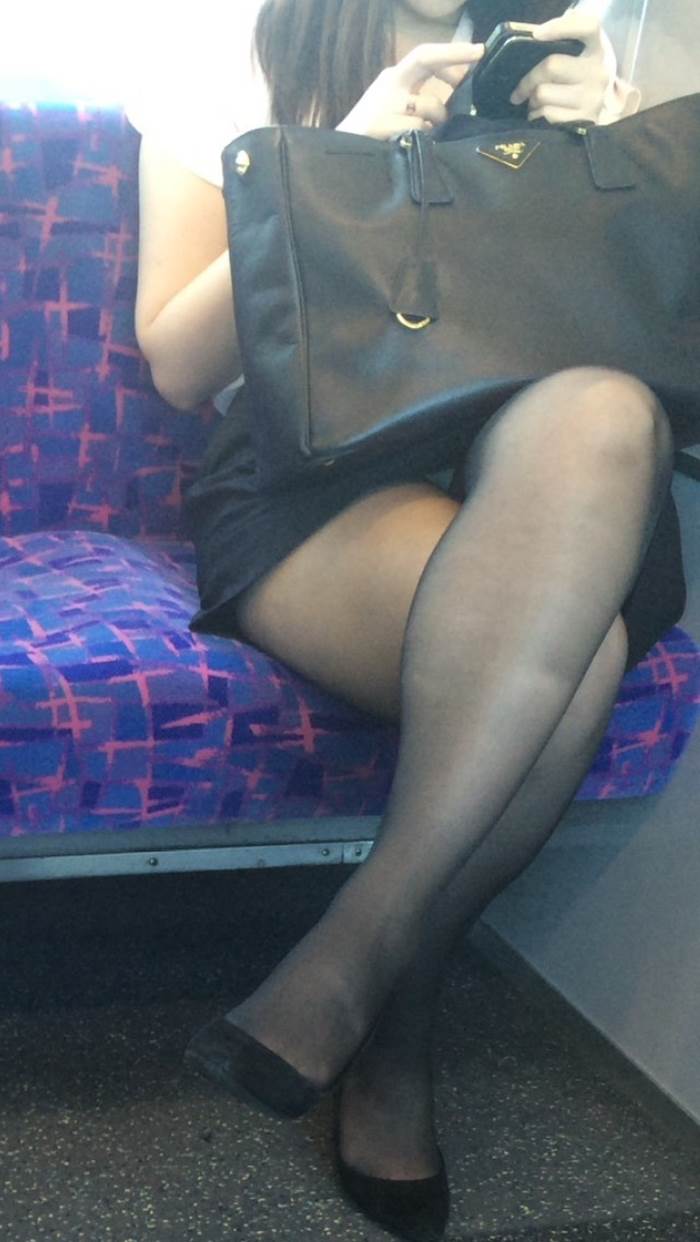 素人_黒パンスト_電車_盗撮_エロ画像14