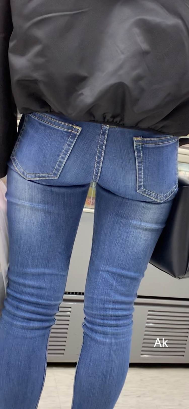 デニム_ジーパン_街撮り_盗撮_エロ画像11