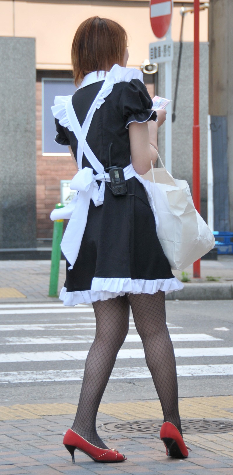 ティッシュ配り_ビラ配り_露出_盗撮_エロ画像05