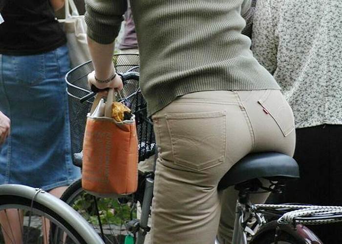 自転車_尻_盗撮_街撮り_エロ画像01