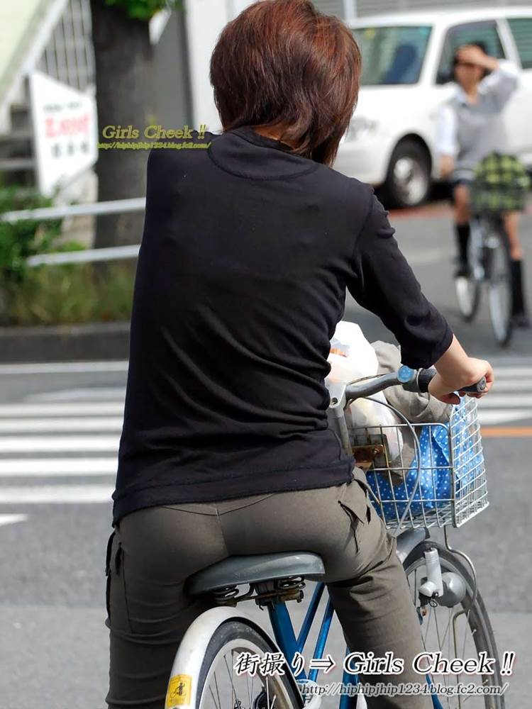 自転車_尻_盗撮_街撮り_エロ画像03