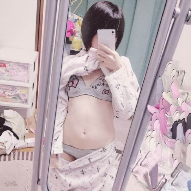 パジャマ_素人_自撮り_エロ画像01