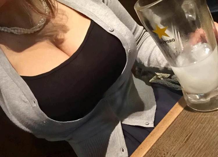 素人_着衣巨乳_自撮り_エロ画像12