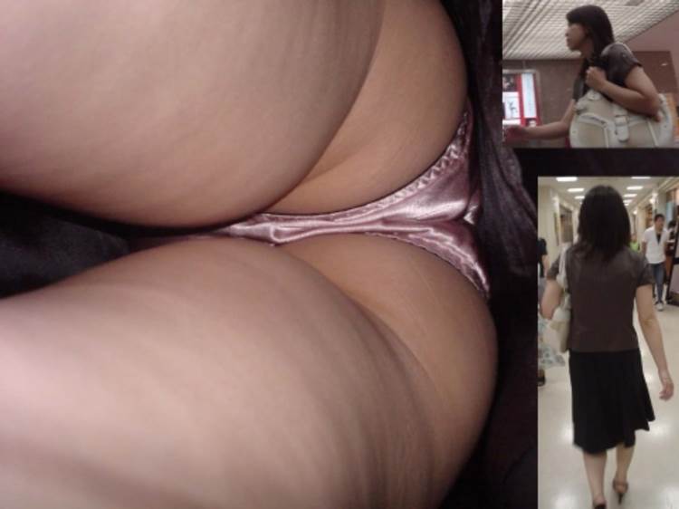 素人_ピンク_Tバック_逆さ撮り_エロ画像08