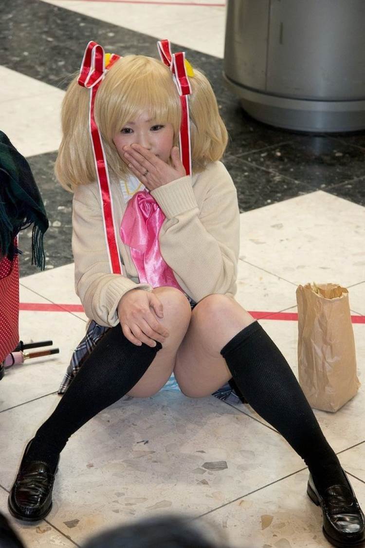 コスプレ_パンチラ_盗撮_エロ画像02